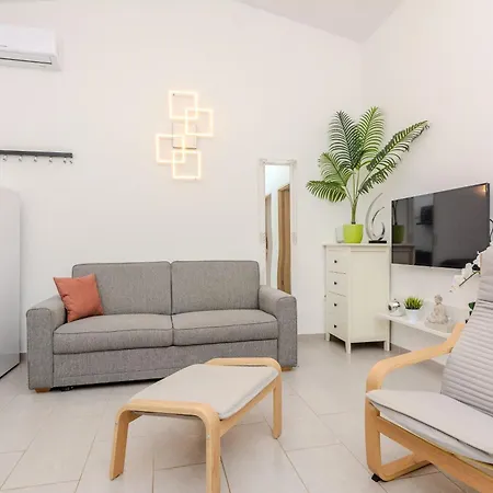 Family Friendly House With A Swimming Pool - Lozice, - 24524 Holiday home