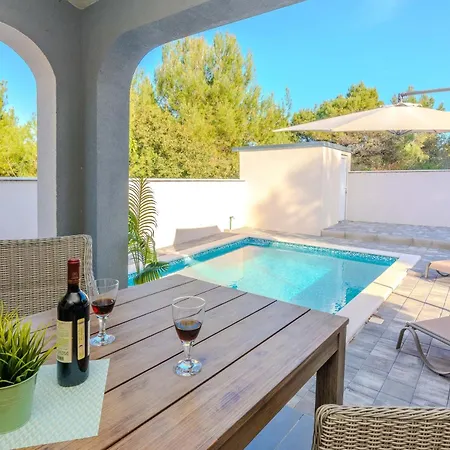 Family Friendly House With A Swimming Pool - Lozice, - 24524