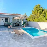 Family Friendly House With A Swimming Pool - Lozice, - 24524 Feriehus