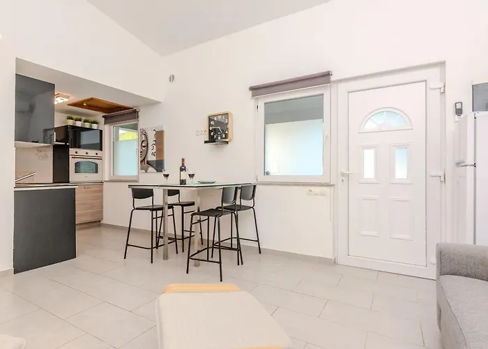 Family Friendly House With A Swimming Pool - Lozice, - 24524 *