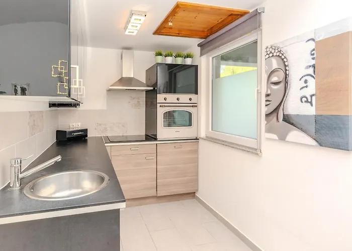 Family Friendly House With A Swimming Pool - Lozice, - 24524 *